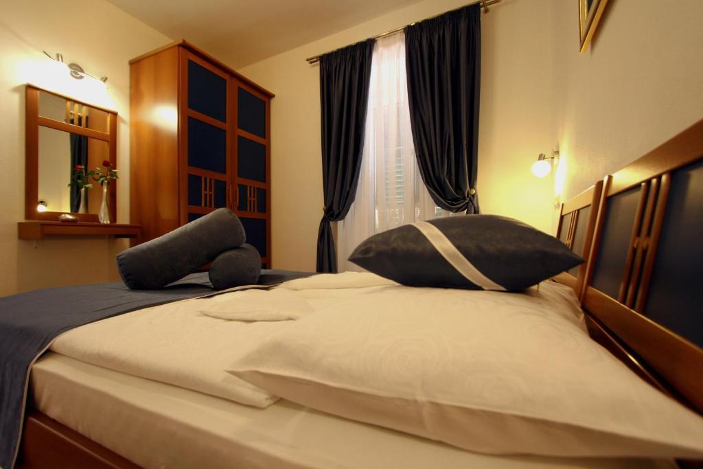 Apartments Amore Bol Room photo
