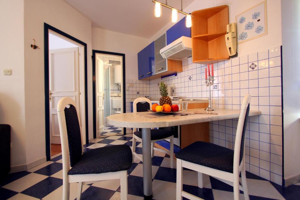 Apartments Amore Bol Room photo
