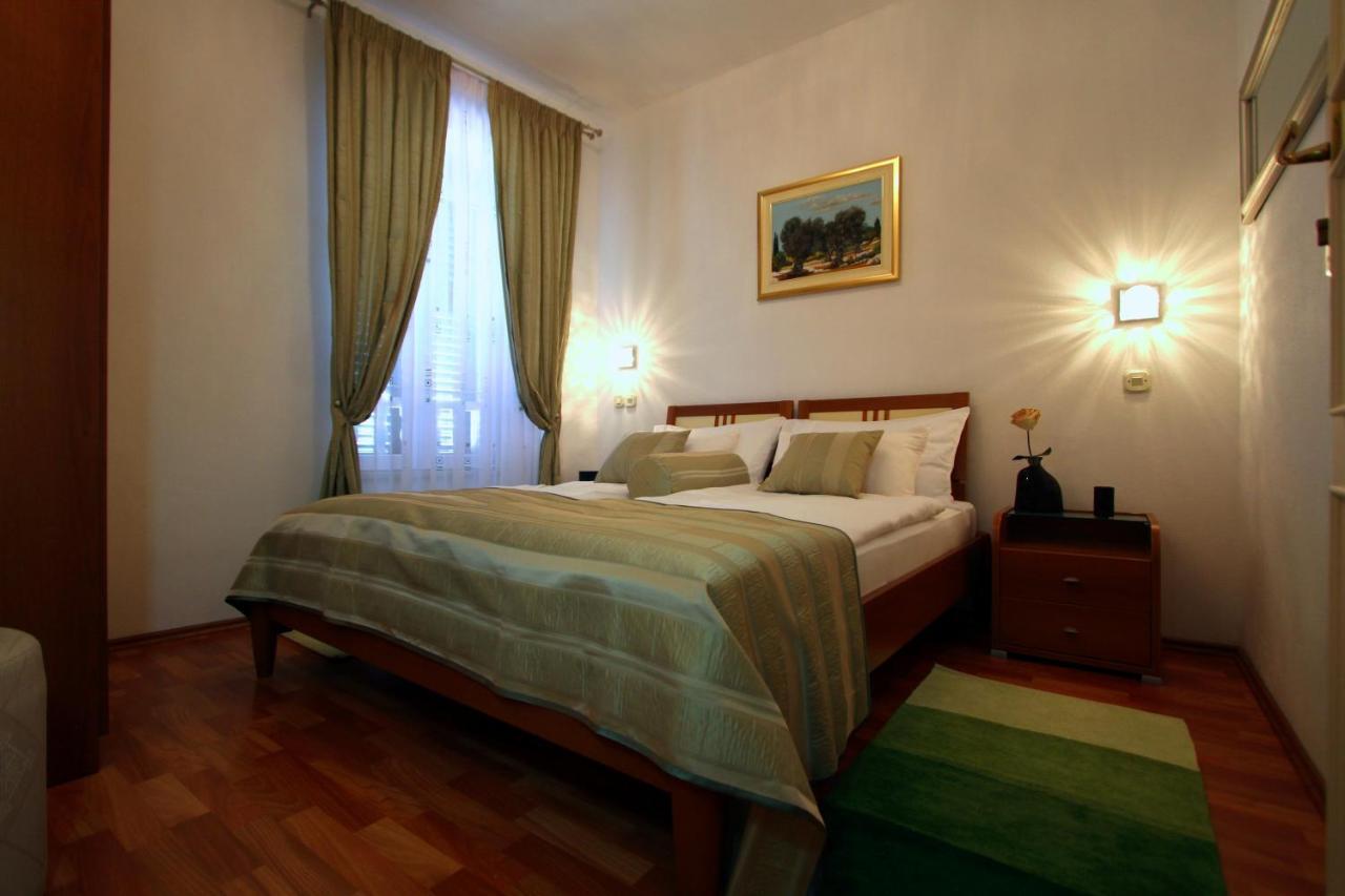 Apartments Amore Bol Room photo